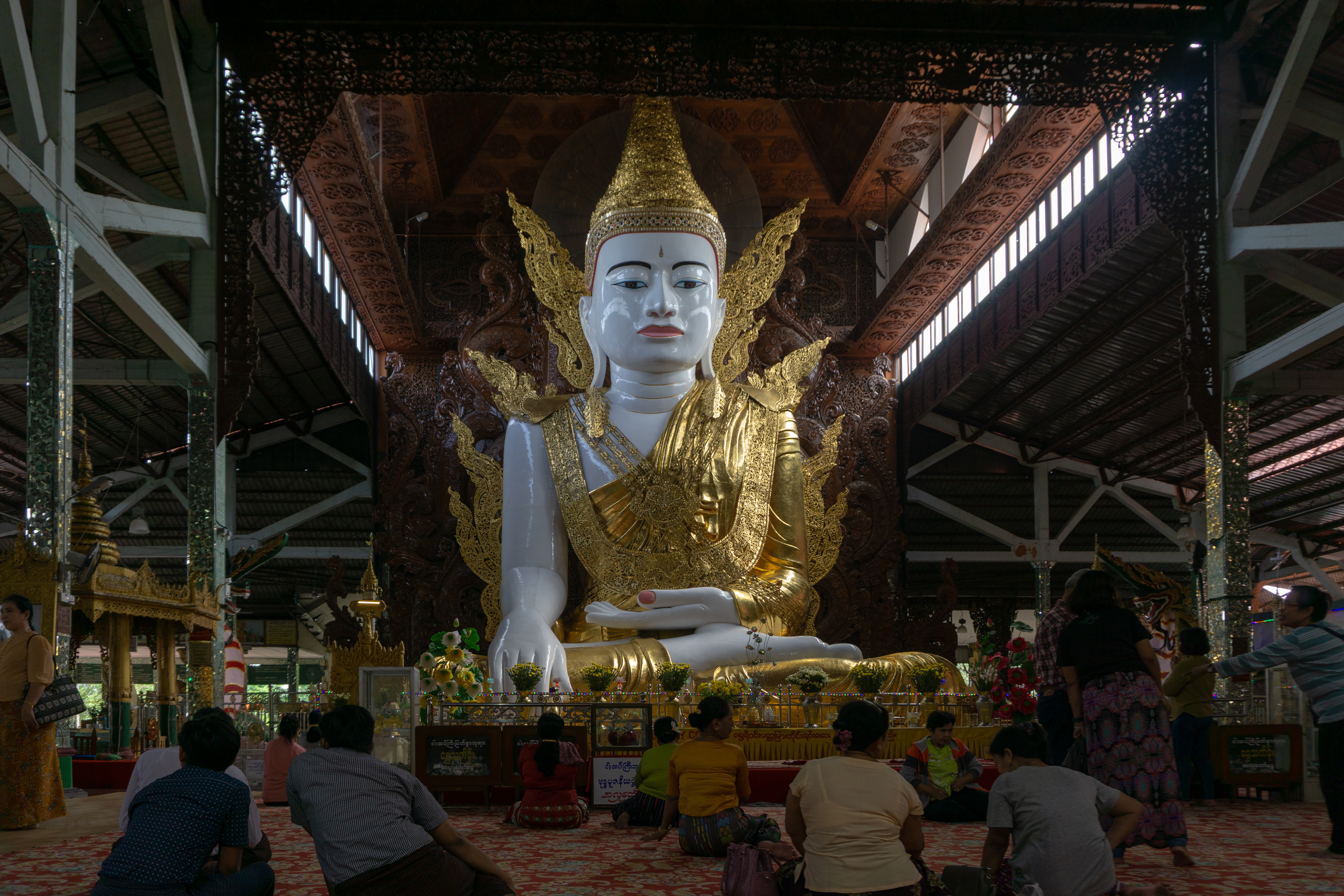 Sitzender Buddha