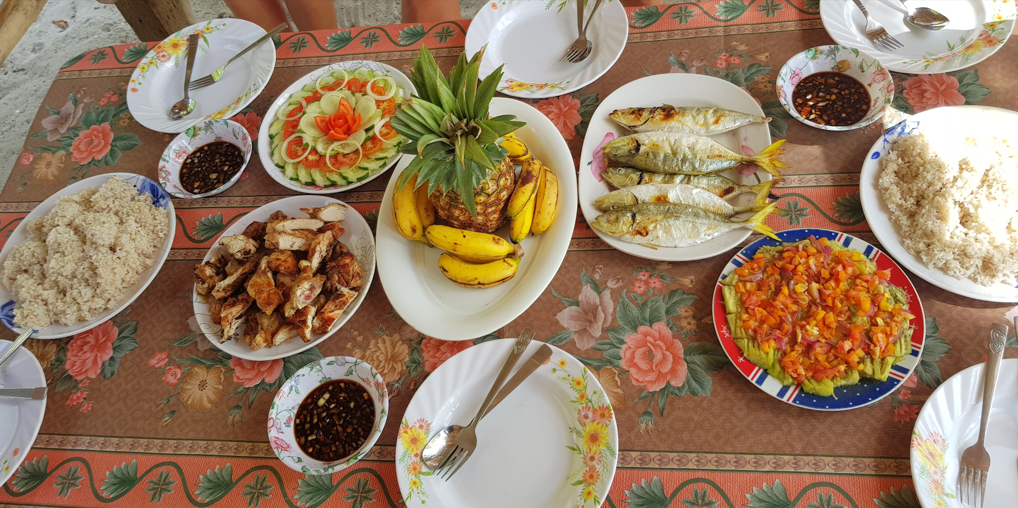 Mittagessen auf der Island Hopping Tour in Port Barton