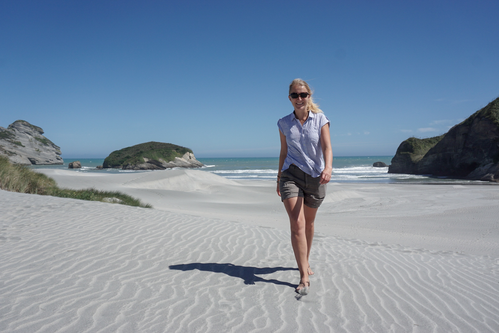 Am Wharariki Beach in Neuseeland